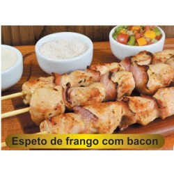 ESPETINHO FRANGO & BACON Contém 6 unidades em embalagem de 600g